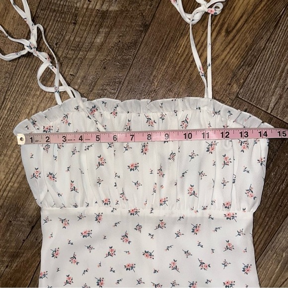 SOLD 💕Lulu’s Be A Wildflower Tie Strap Floral Mini Dress - Picture 14 of 16